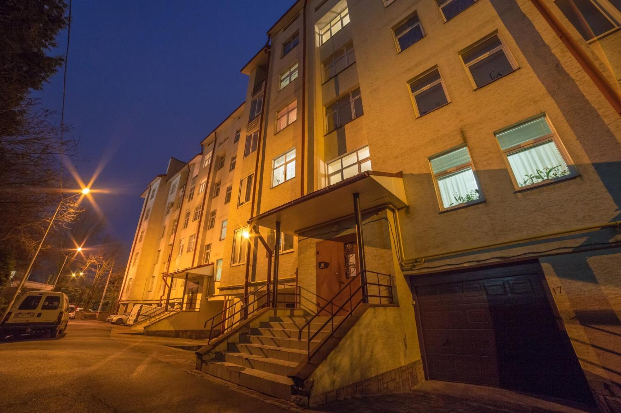 Modern Apartment On Mechnikova Street 18 Lviv Exterior photo